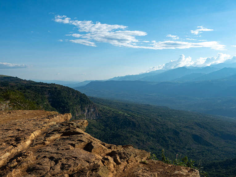 Local english-speaking agency to visit Santander in Colombia