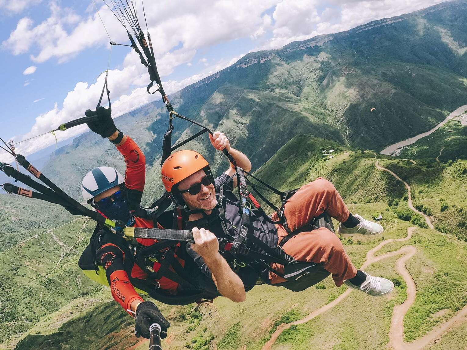 Best paragliding agency to fly over Chicamocha Canyon